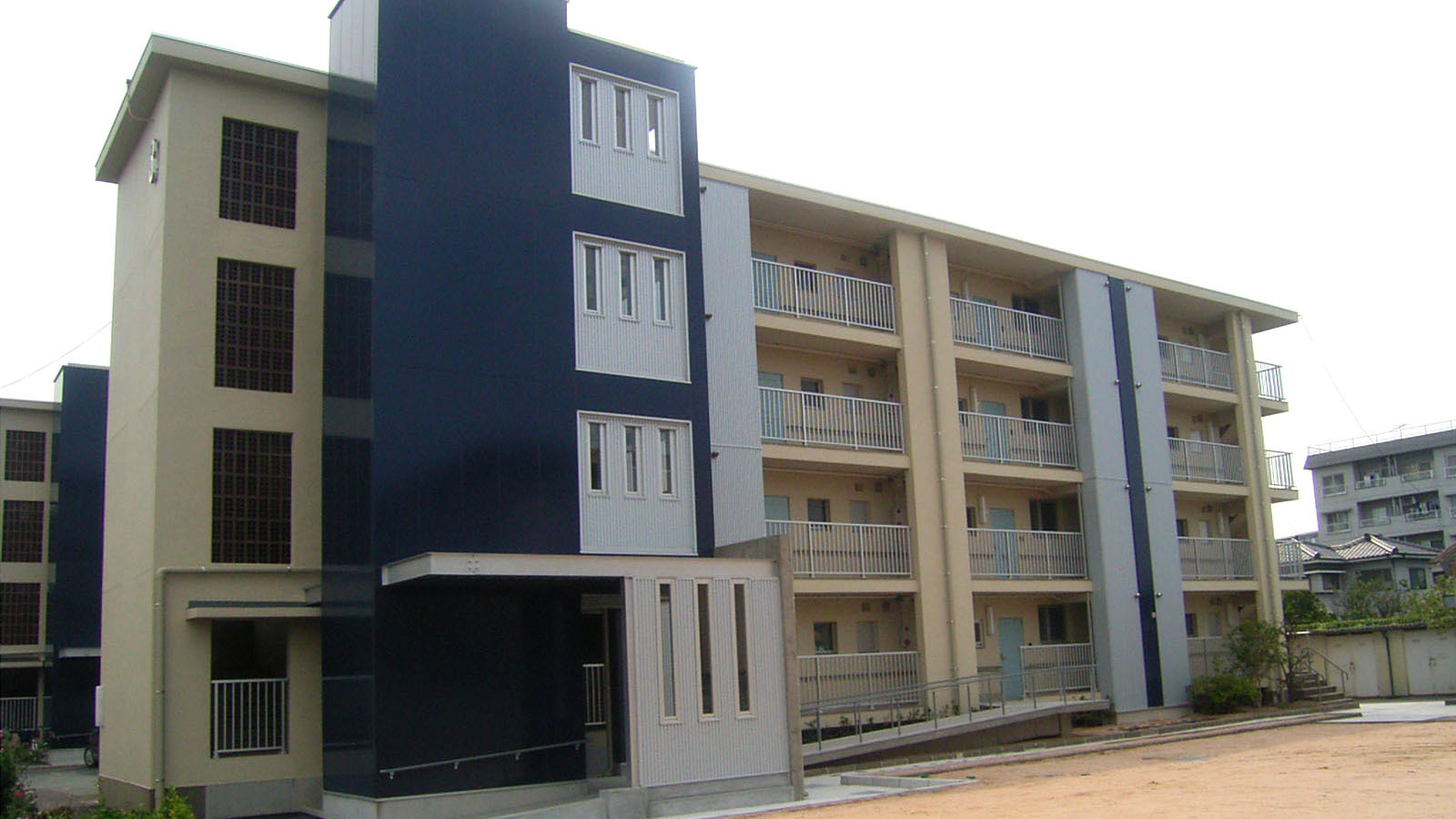 東新川団地3号棟住戸改善他(建築主体)工事